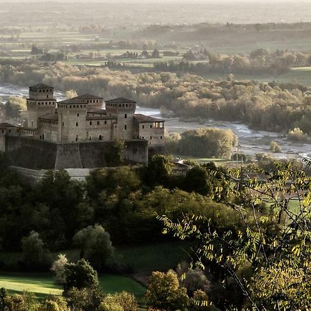 La Locanda Del Borgo Torrechiara エクステリア 写真