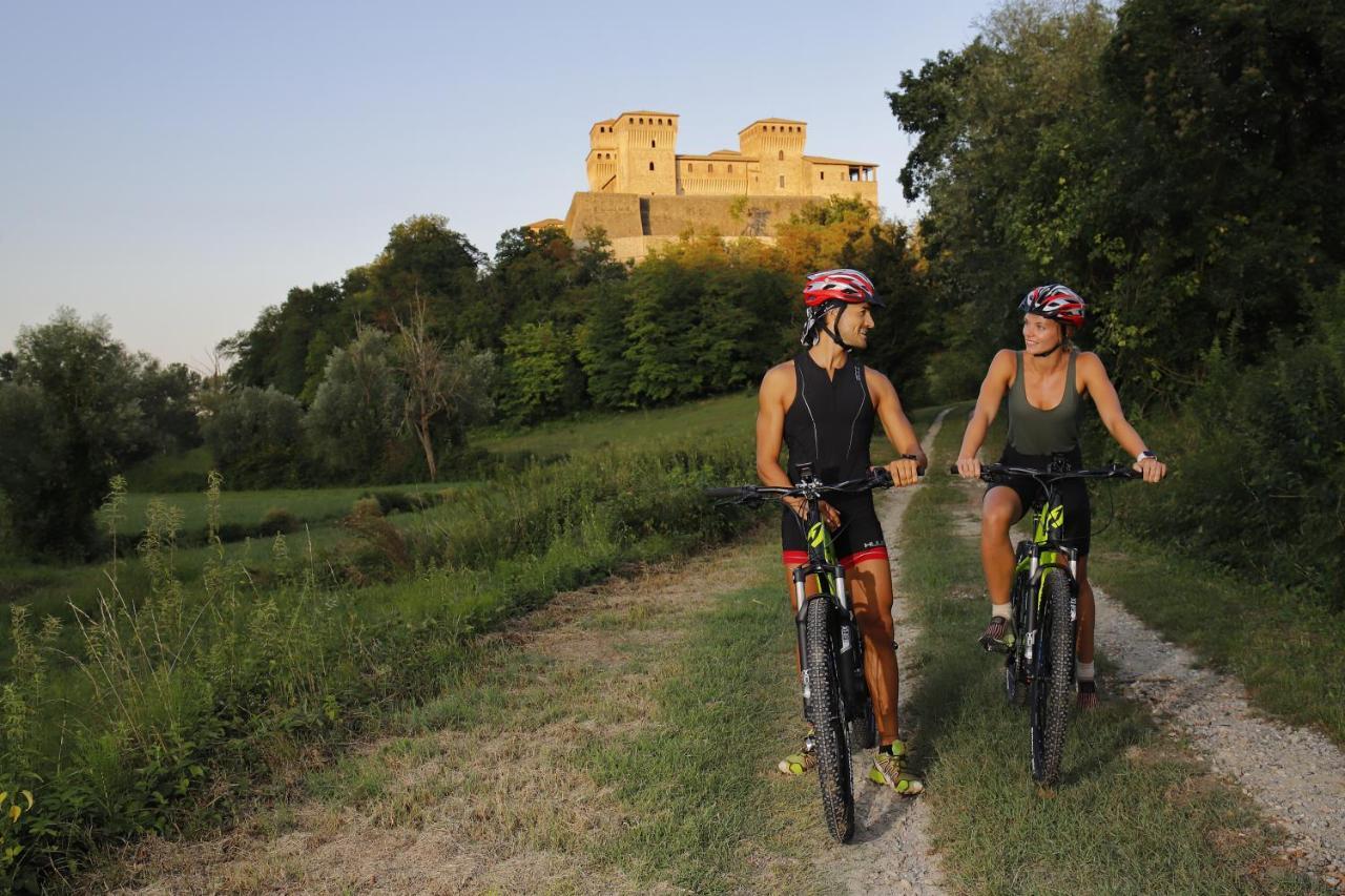 La Locanda Del Borgo Torrechiara エクステリア 写真