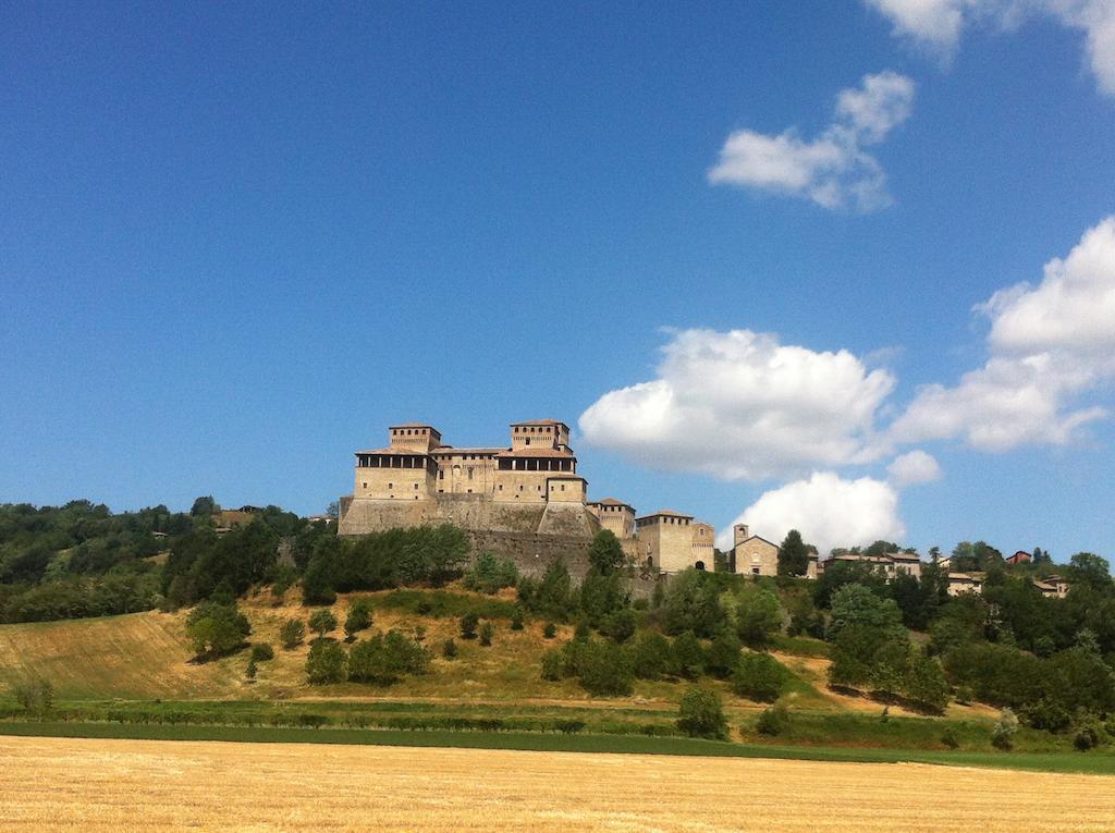 La Locanda Del Borgo Torrechiara エクステリア 写真